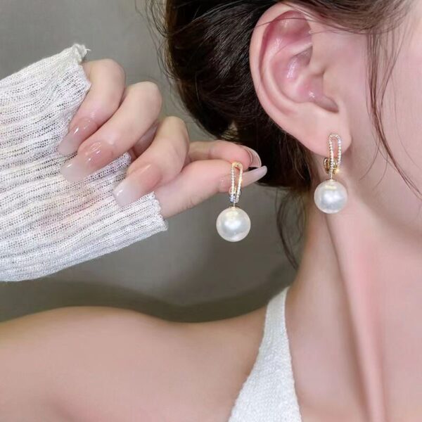 Modern Pearl Drop Earrings