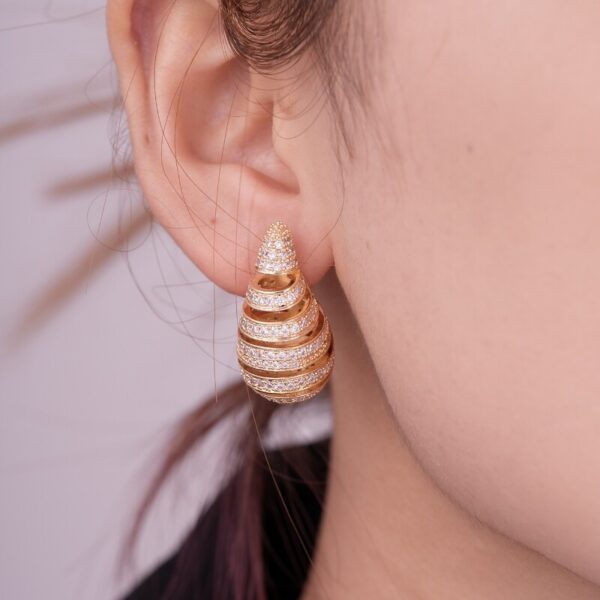 Hollow Out Studs