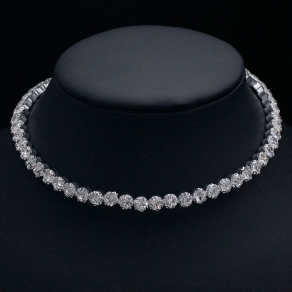 Elegant Lady Zircon Necklace