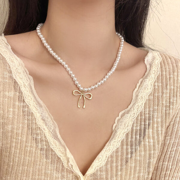 Sweet Bow Pearl Necklace